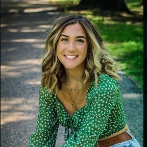 Meet your Posher, Kayla